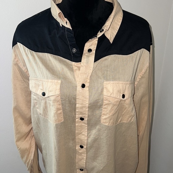 Urban outfitters western style sand sable buttoned down long sleeves men’s shirt - Picture 2 of 9